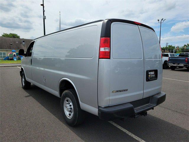 new 2023 Chevrolet Express 3500 car