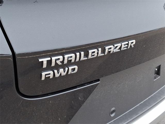 new 2025 Chevrolet TrailBlazer car, priced at $30,330