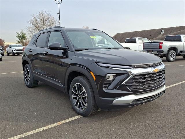 new 2025 Chevrolet TrailBlazer car, priced at $30,330