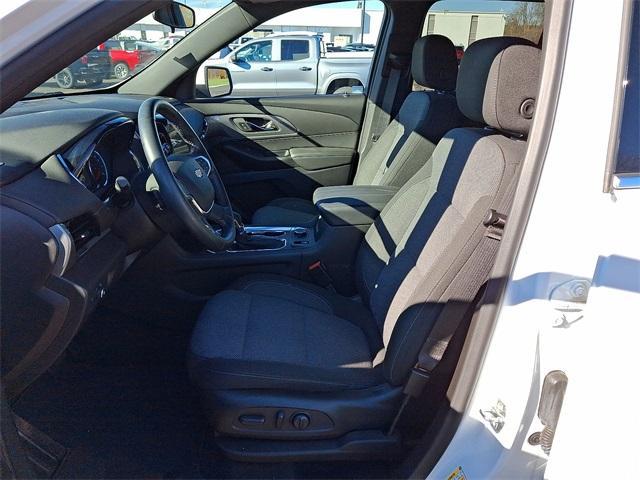 used 2023 Chevrolet Traverse car, priced at $33,595