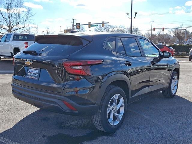 new 2025 Chevrolet Trax car, priced at $22,461