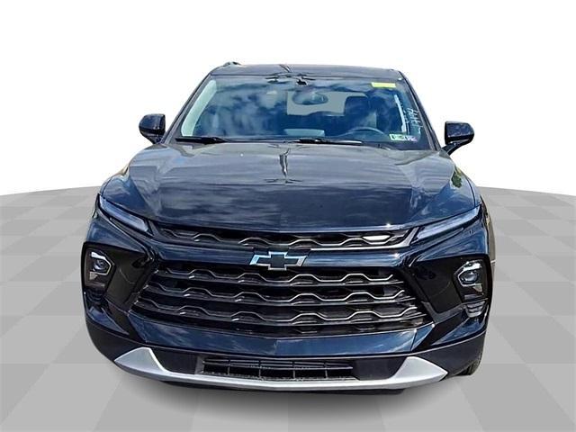 new 2025 Chevrolet Blazer car, priced at $40,429
