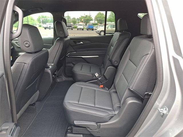 new 2025 Chevrolet Traverse car, priced at $42,532