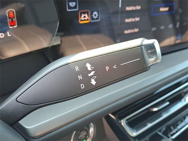 new 2025 Chevrolet Traverse car, priced at $44,657