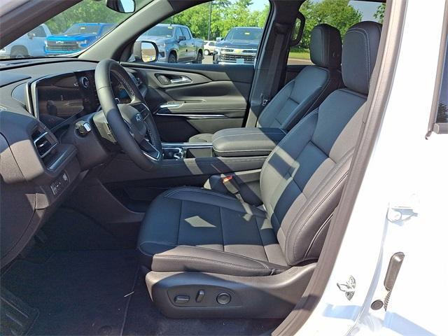 new 2025 Chevrolet Traverse car, priced at $44,657