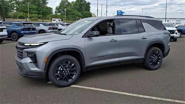 new 2025 Chevrolet Traverse car, priced at $45,675