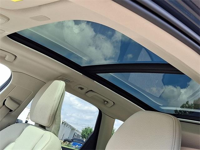 used 2023 Volvo XC60 car, priced at $38,988