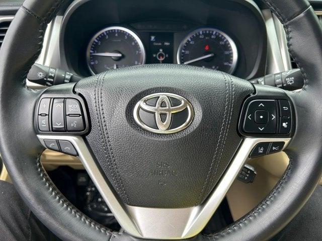 used 2019 Toyota Highlander car, priced at $22,597