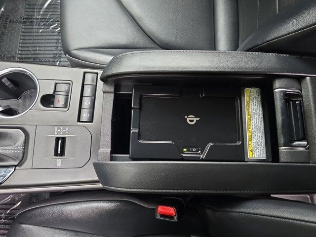 used 2022 Toyota Highlander Hybrid car, priced at $36,997