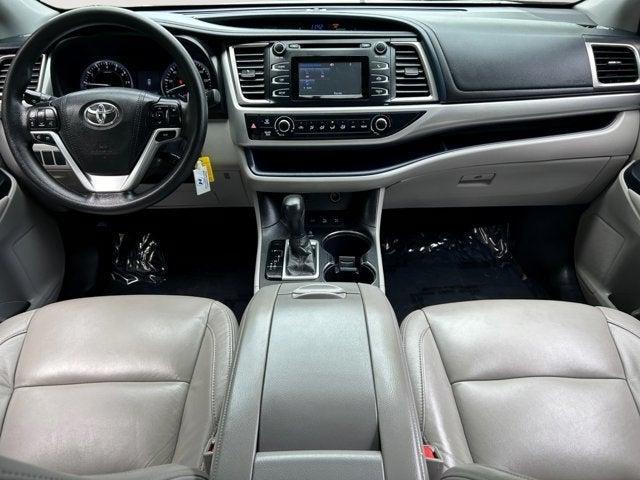 used 2016 Toyota Highlander car, priced at $16,797