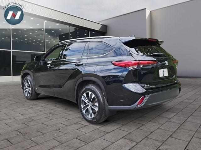 used 2022 Toyota Highlander Hybrid car, priced at $34,997