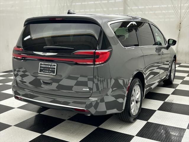 new 2025 Chrysler Pacifica car, priced at $45,995