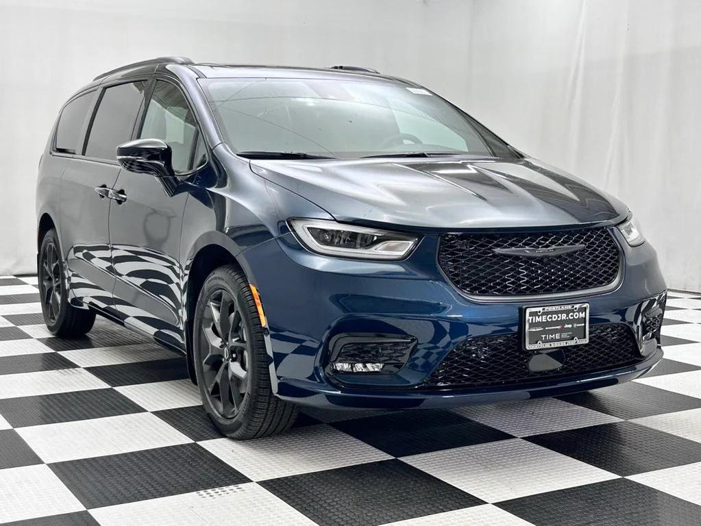new 2025 Chrysler Pacifica car, priced at $49,999