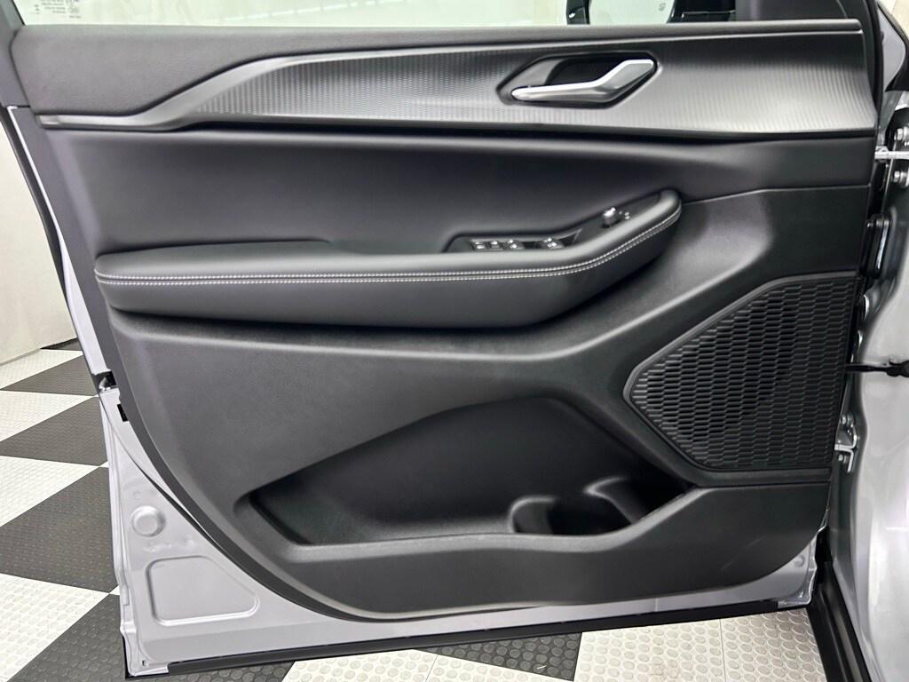 new 2025 Jeep Grand Cherokee L car, priced at $41,475
