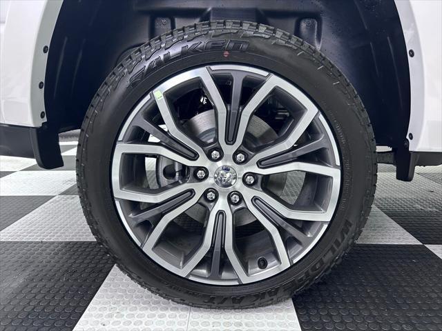 new 2025 Ram 1500 car, priced at $75,990