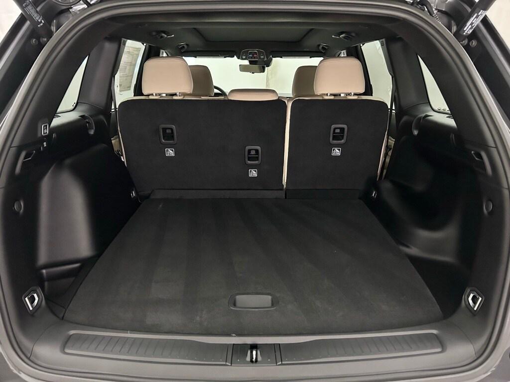 new 2025 Jeep Grand Cherokee car, priced at $48,157
