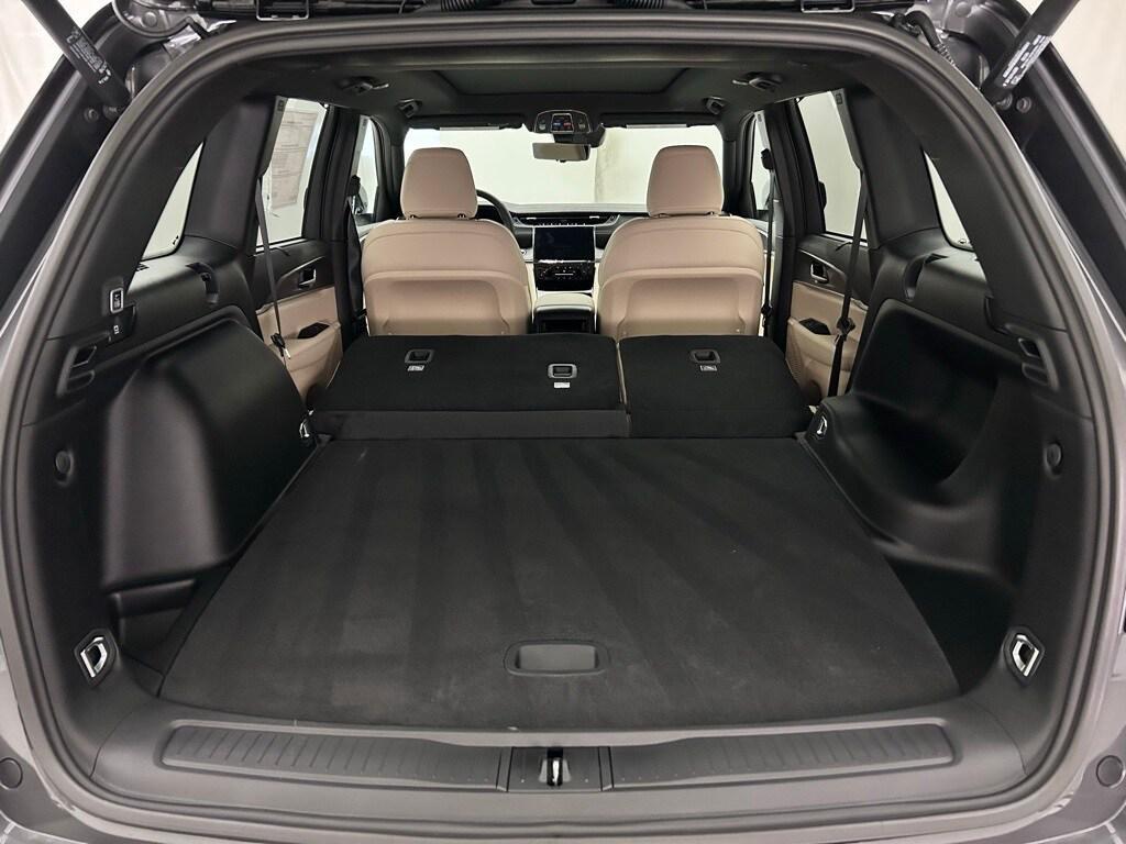 new 2025 Jeep Grand Cherokee car, priced at $48,157