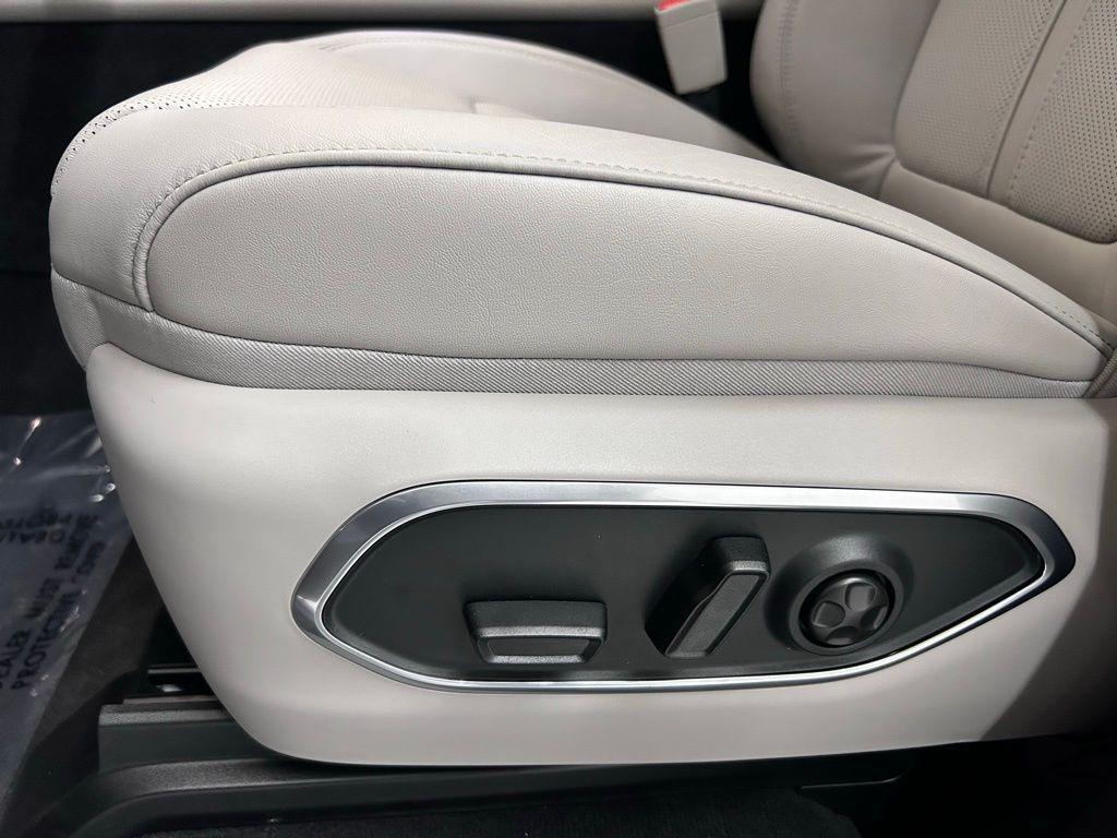 new 2025 Jeep Wagoneer car, priced at $67,114