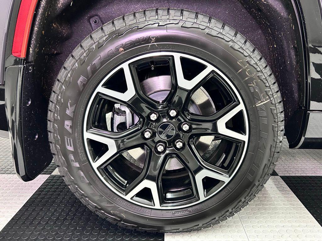 new 2025 Jeep Wagoneer car, priced at $67,114