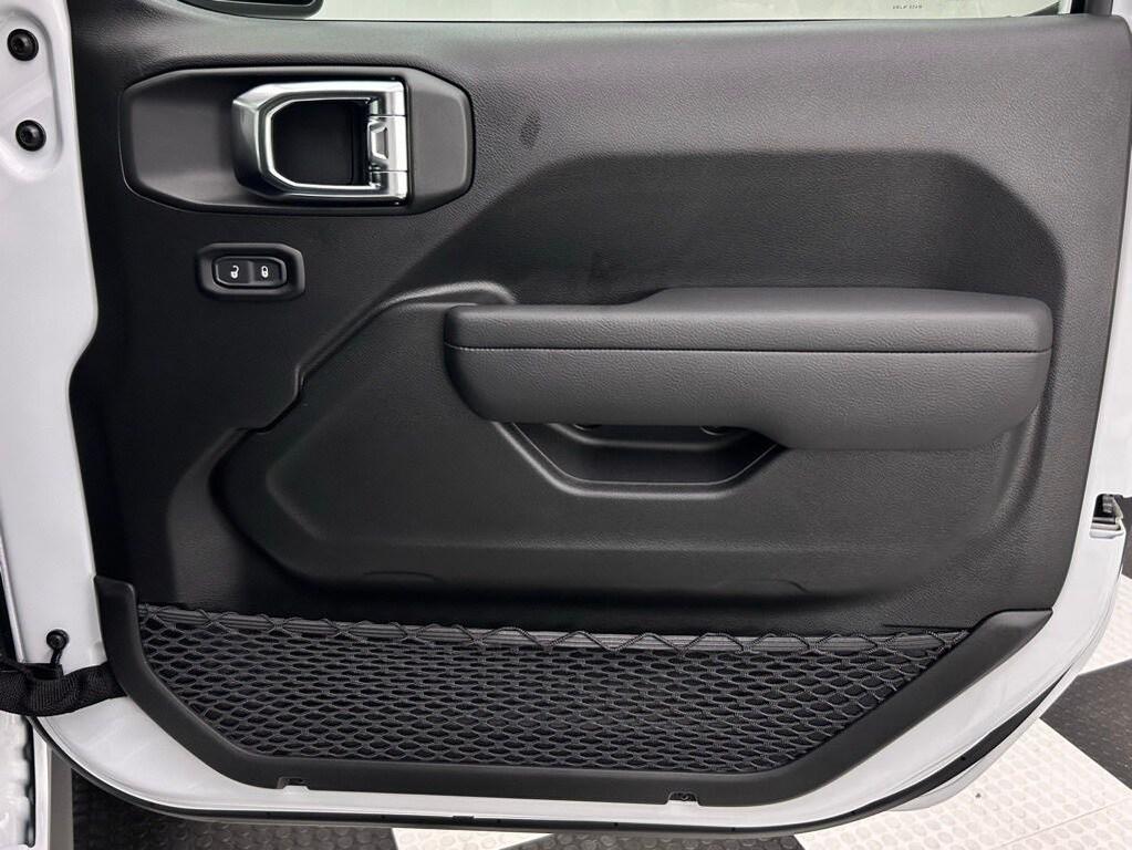 new 2025 Jeep Wrangler car, priced at $55,250