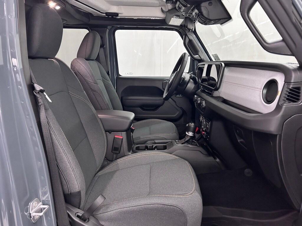 new 2025 Jeep Wrangler car, priced at $47,990