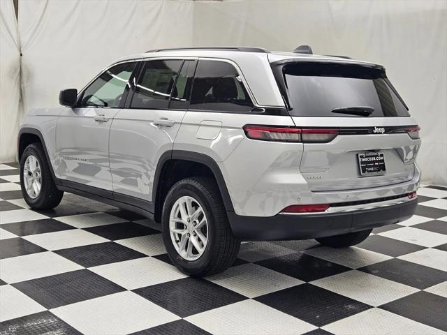 new 2024 Jeep Grand Cherokee car, priced at $37,998