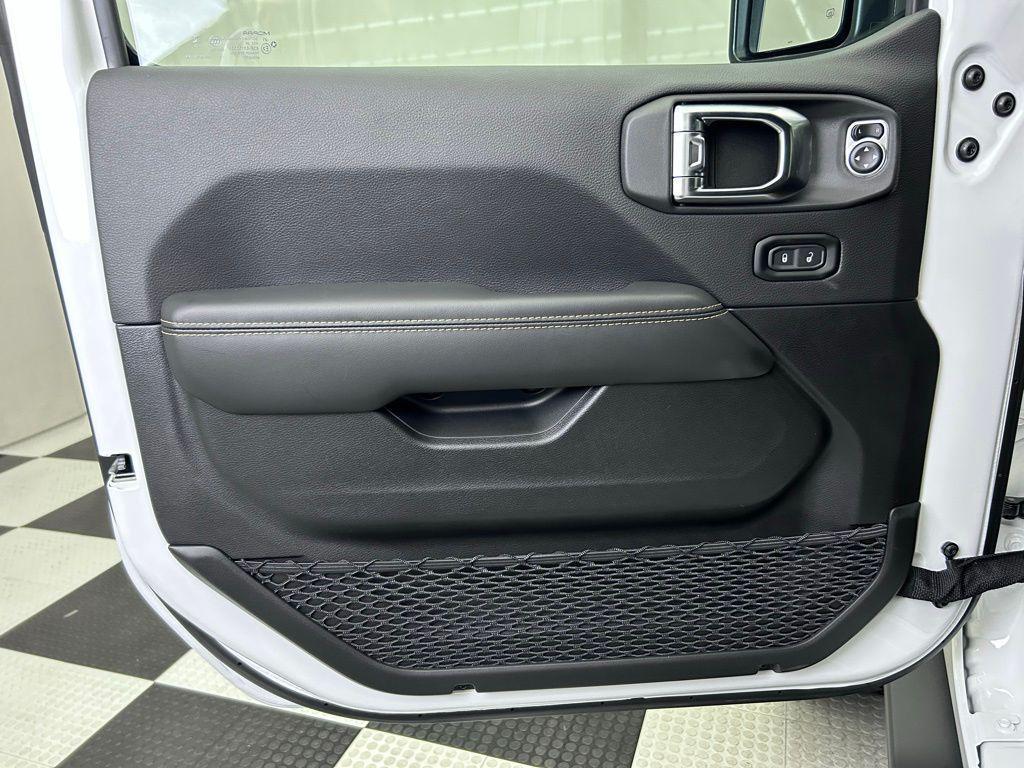 new 2025 Jeep Wrangler car, priced at $98,477