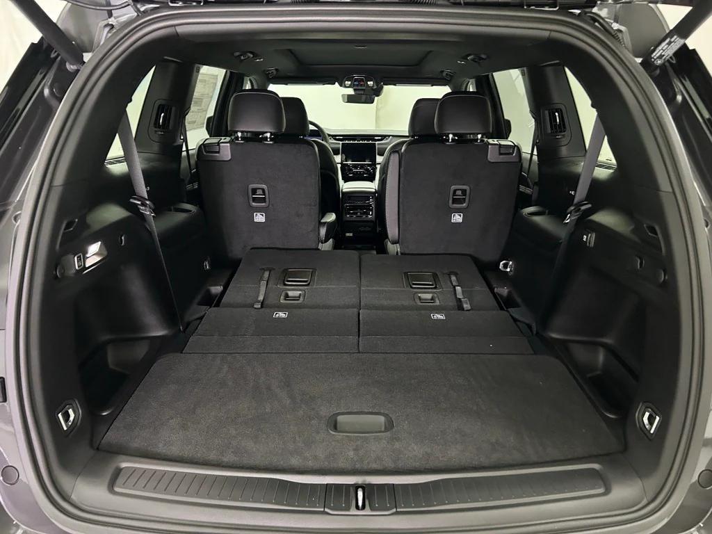 new 2025 Jeep Grand Cherokee L car, priced at $42,789