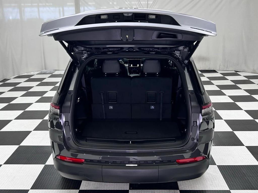 new 2025 Jeep Grand Cherokee L car, priced at $42,789