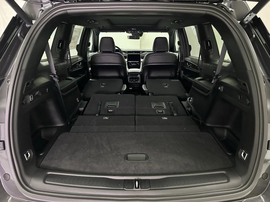 new 2025 Jeep Grand Cherokee L car, priced at $42,789