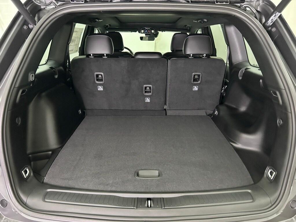 new 2025 Jeep Grand Cherokee car, priced at $46,730
