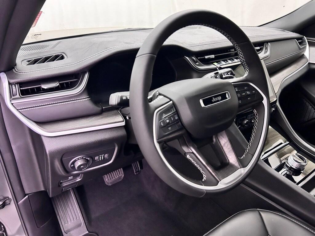 new 2025 Jeep Grand Cherokee car, priced at $46,730