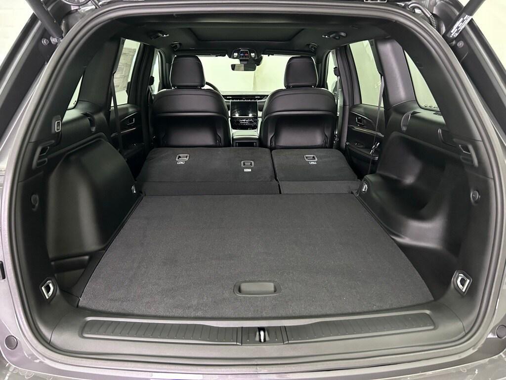 new 2025 Jeep Grand Cherokee car, priced at $46,730