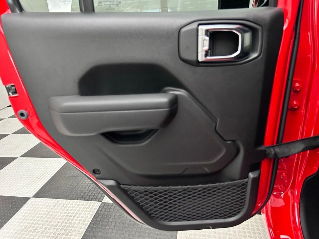 new 2025 Jeep Gladiator car, priced at $46,050