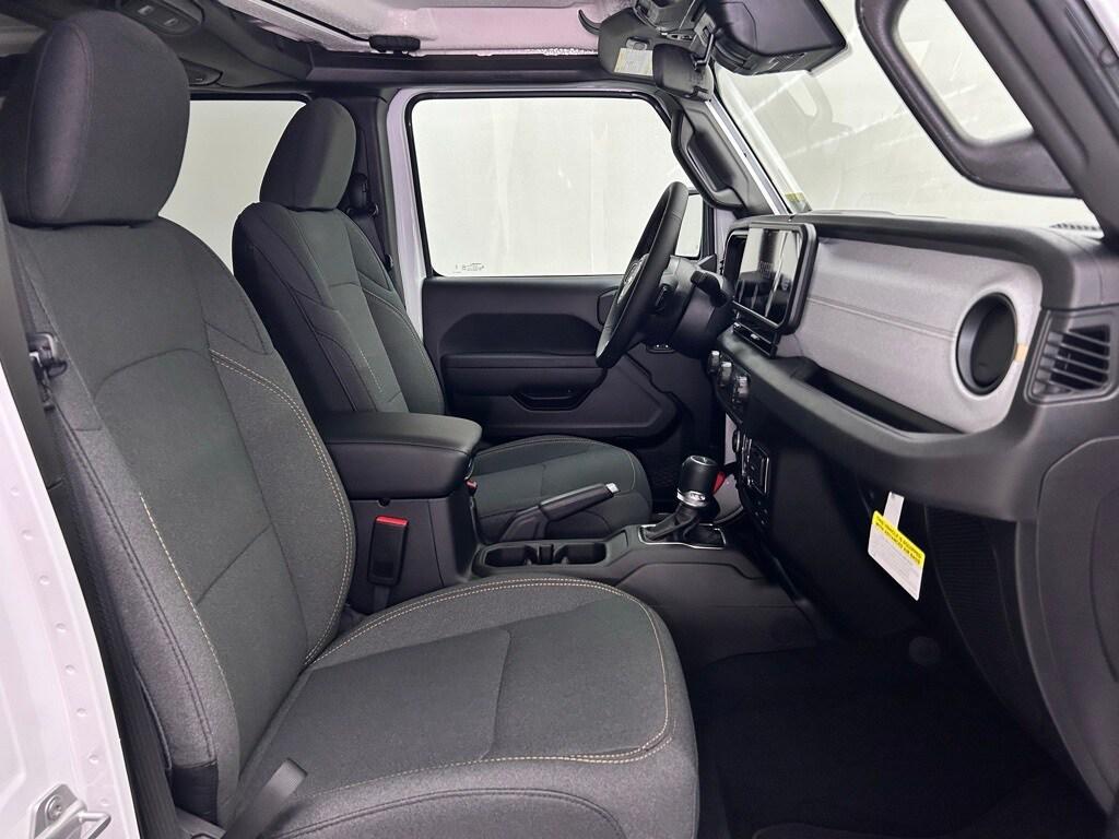 new 2025 Jeep Gladiator car, priced at $47,812