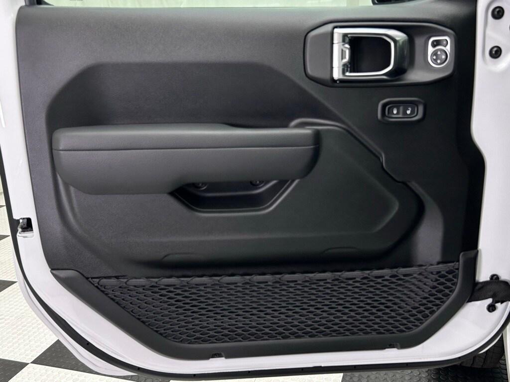 new 2025 Jeep Gladiator car, priced at $47,812