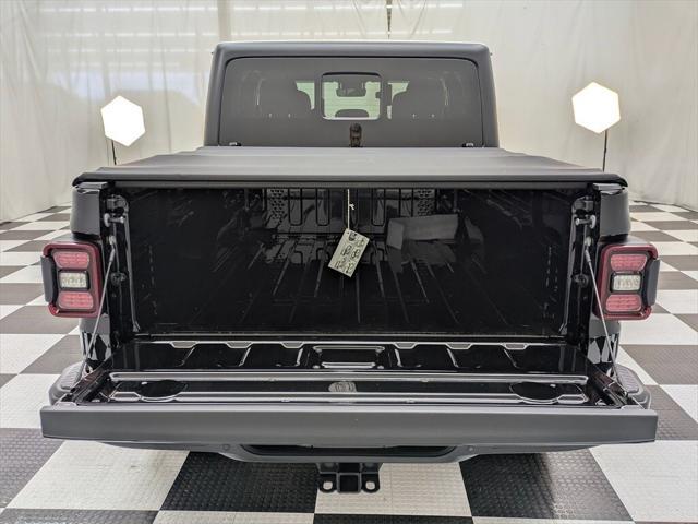 new 2025 Jeep Gladiator car, priced at $48,725