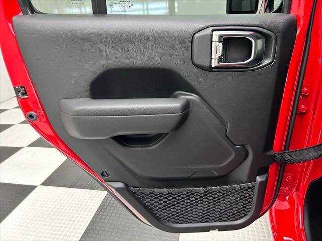 new 2025 Jeep Wrangler car, priced at $39,790