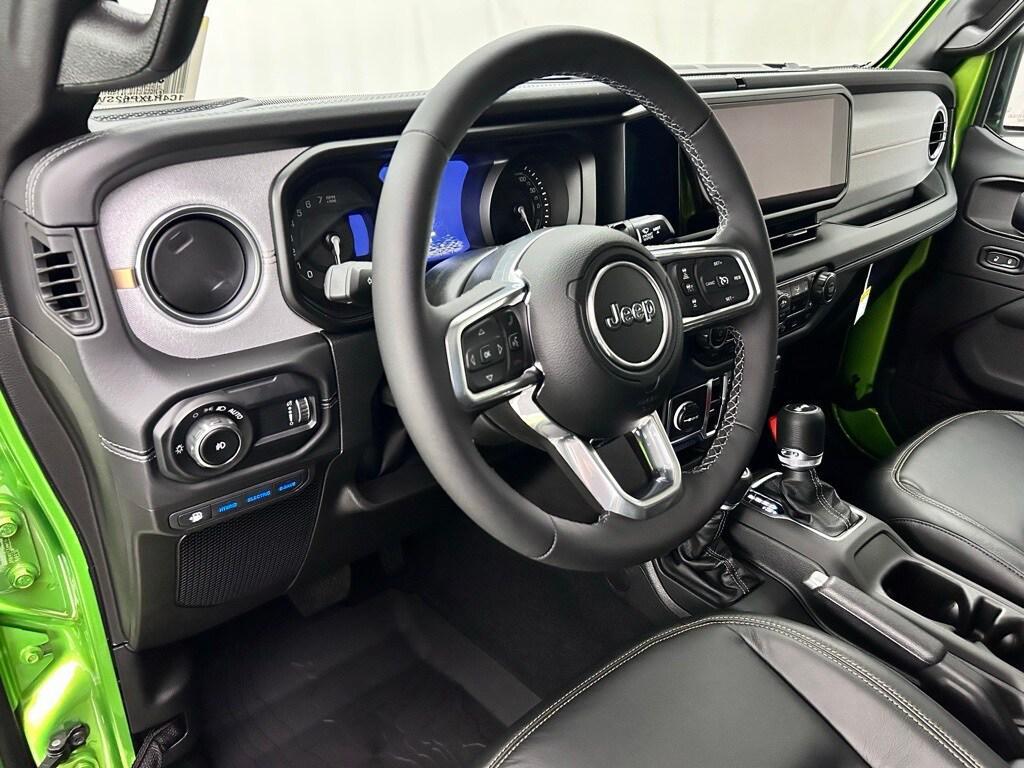 new 2025 Jeep Wrangler 4xe car