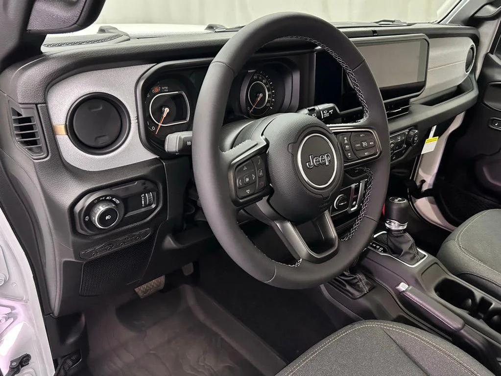 new 2025 Jeep Wrangler car, priced at $40,040