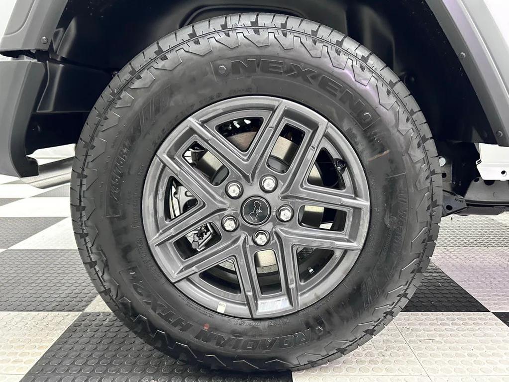 new 2025 Jeep Wrangler car, priced at $40,040