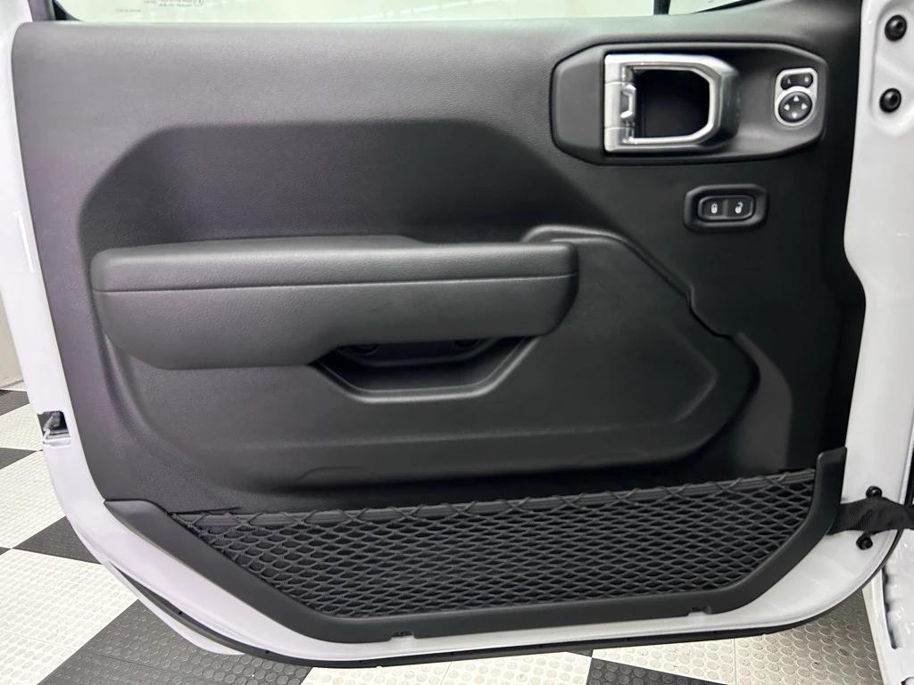 new 2025 Jeep Wrangler car, priced at $40,040