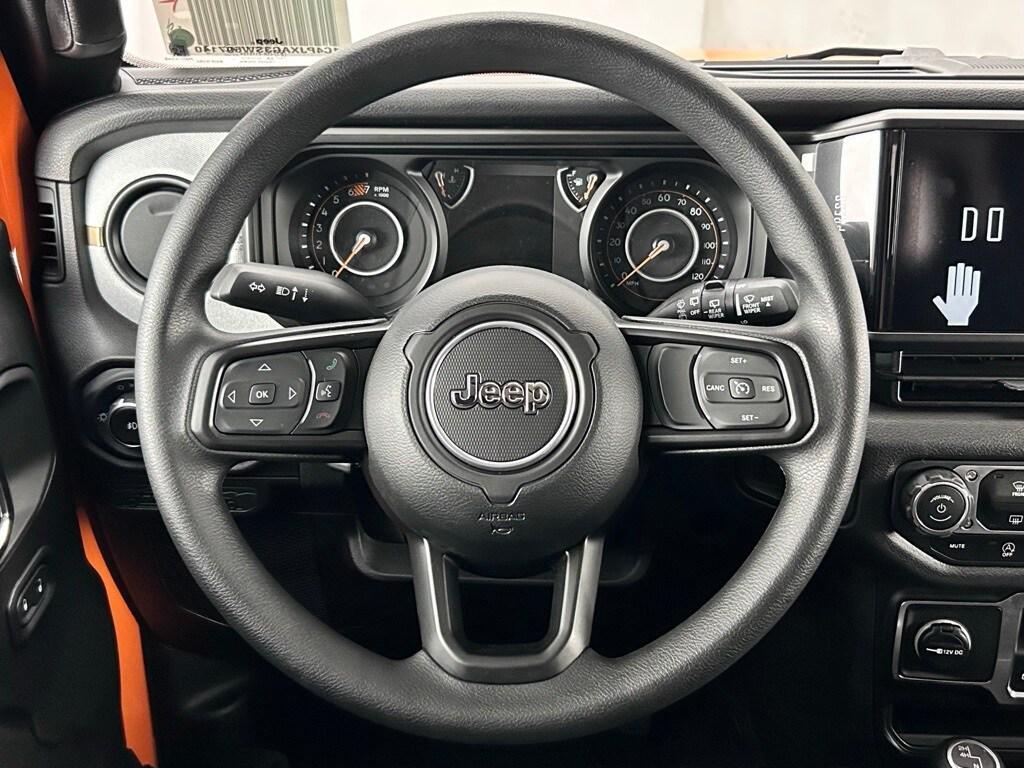 new 2025 Jeep Wrangler car, priced at $31,584