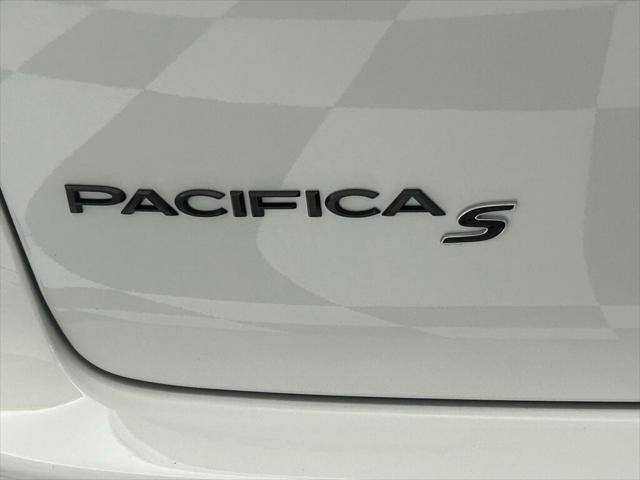 new 2025 Chrysler Pacifica car, priced at $51,235