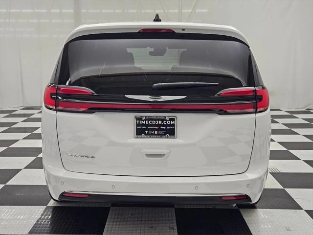 new 2025 Chrysler Pacifica car, priced at $47,320