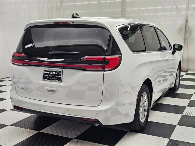 new 2025 Chrysler Pacifica car, priced at $47,320