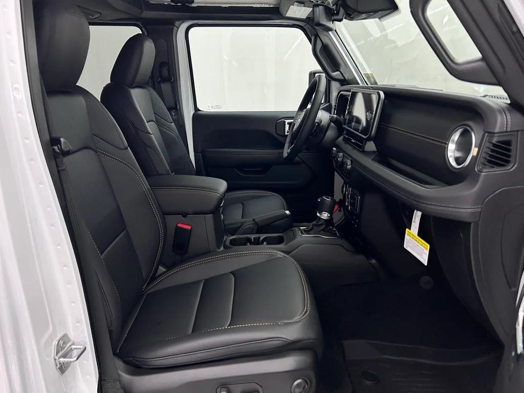 new 2025 Jeep Gladiator car, priced at $49,797
