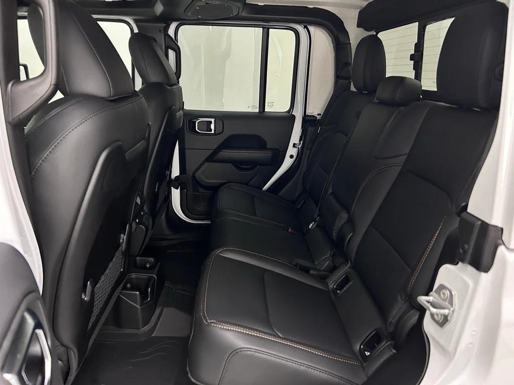 new 2025 Jeep Gladiator car, priced at $49,797