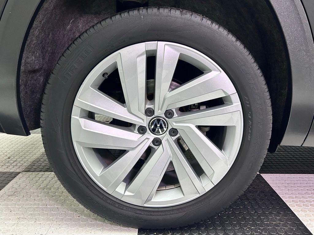 used 2021 Volkswagen Atlas Cross Sport car, priced at $24,699