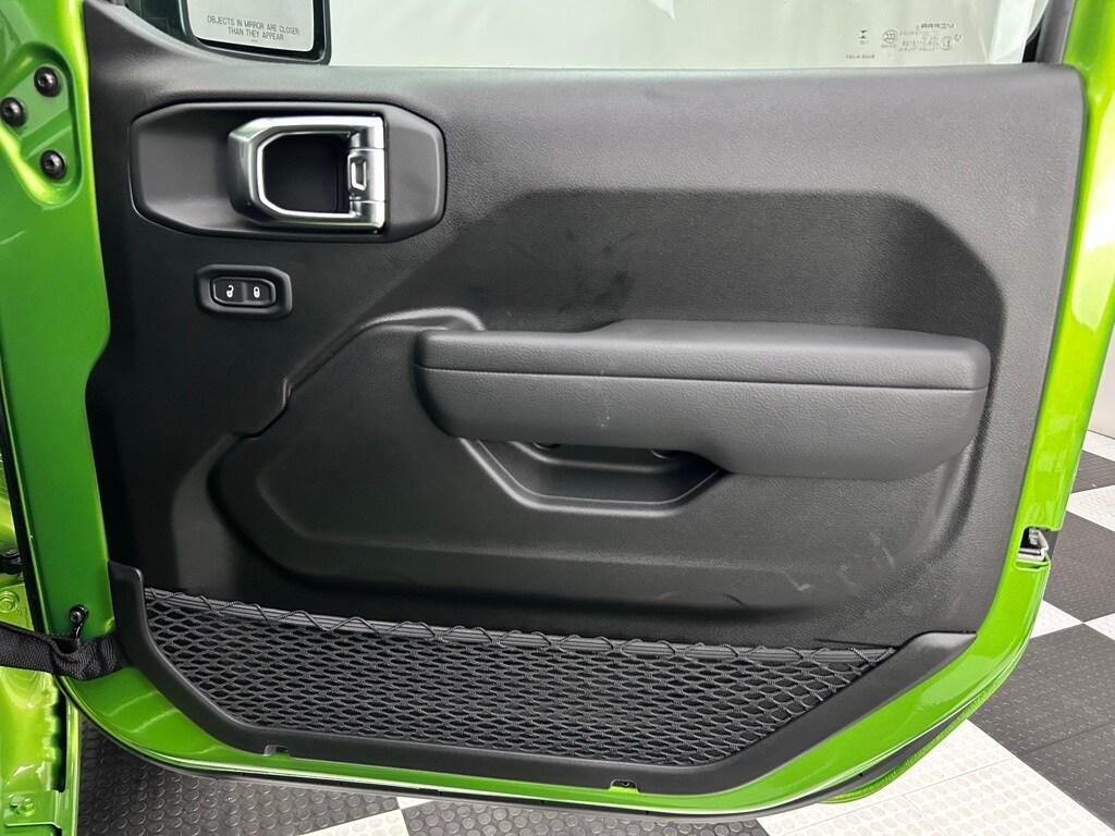 new 2025 Jeep Wrangler car